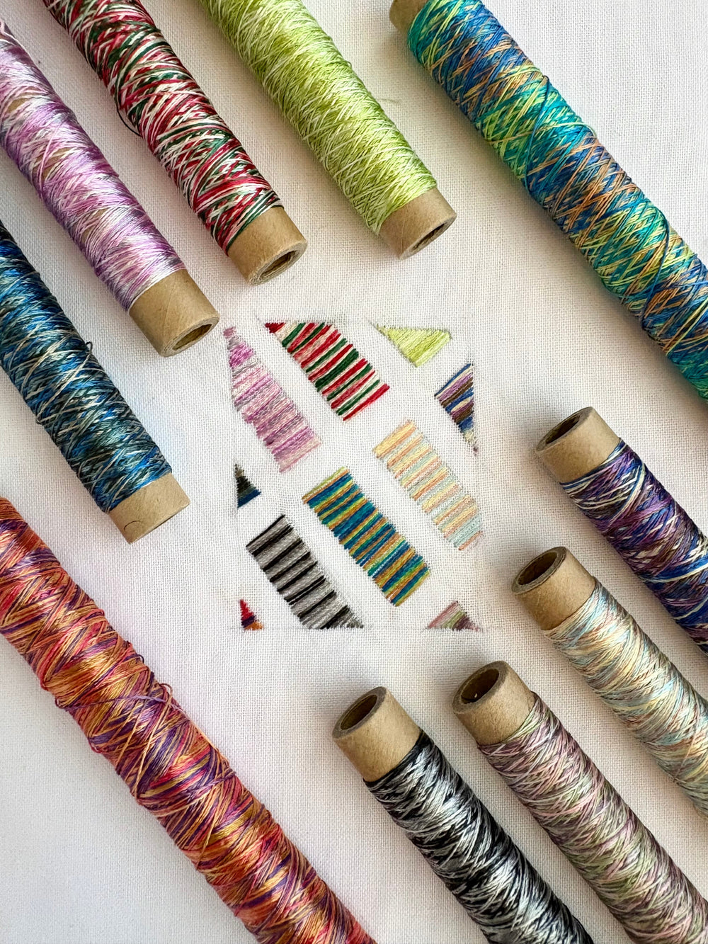 【ひとり手芸部】マルチカラー刺繍糸＜バリエ＞を刺繍してみた。