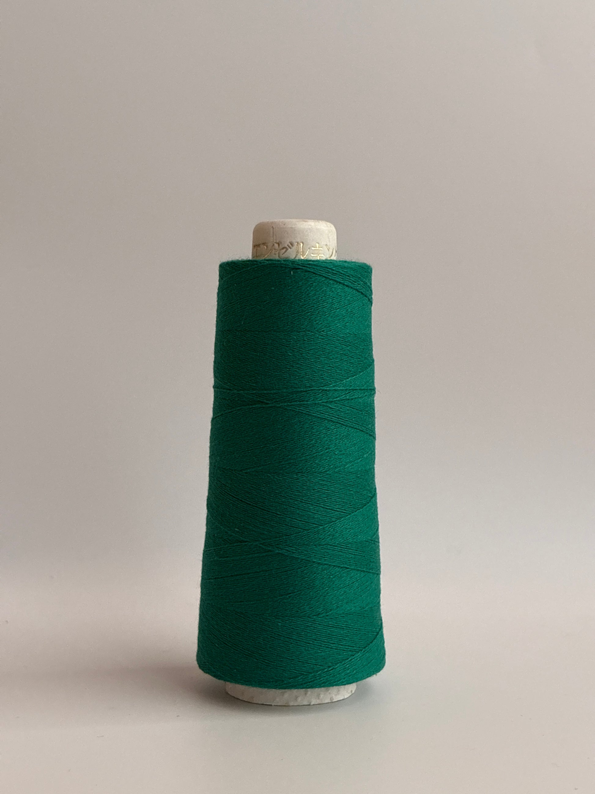 ハーフ　810m　工業用アクリルコットンミシン刺繍糸