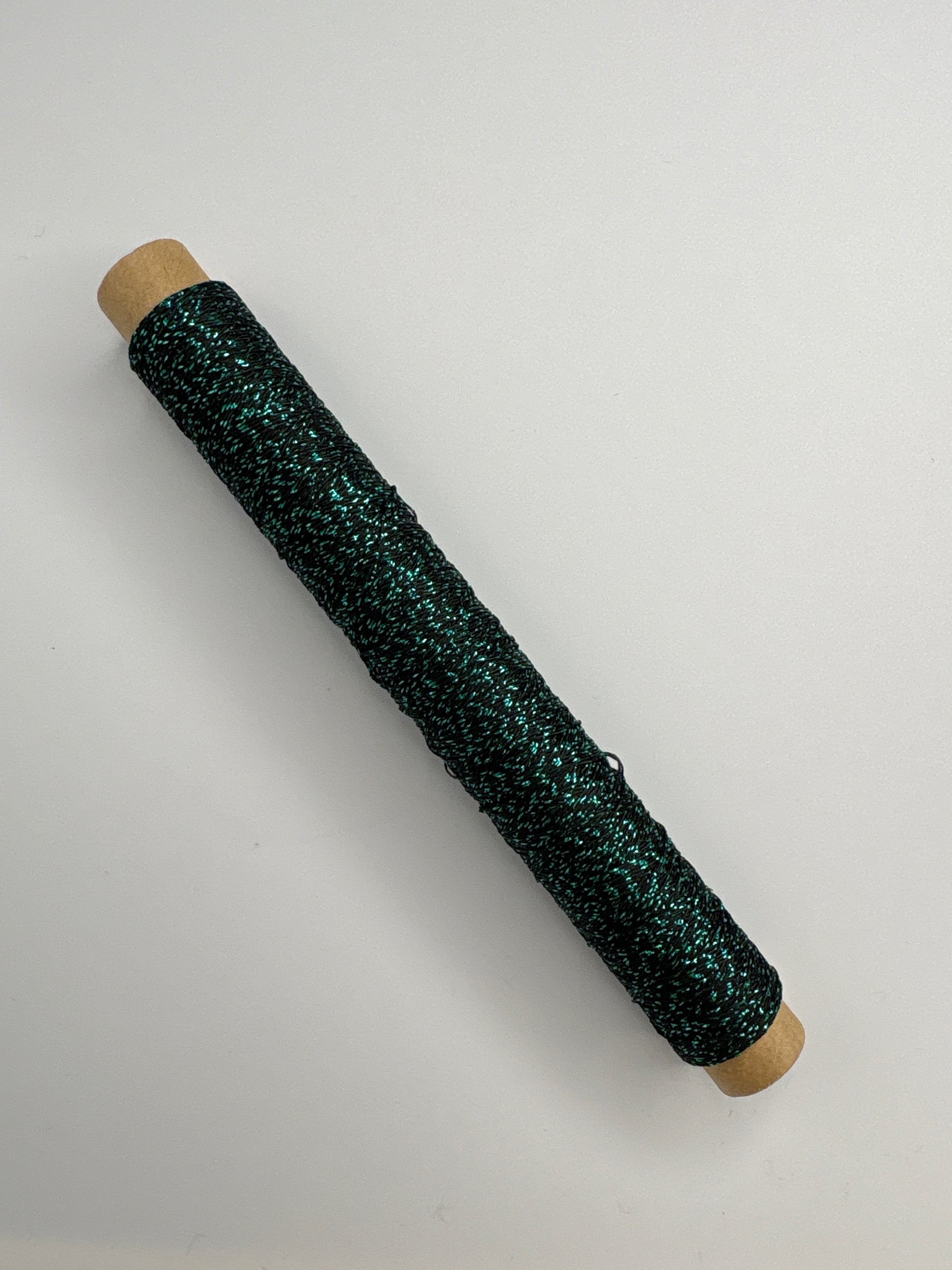 ラメックス　シガレット巻 100m（ラメ感しっかりある柔らかな刺繍糸）