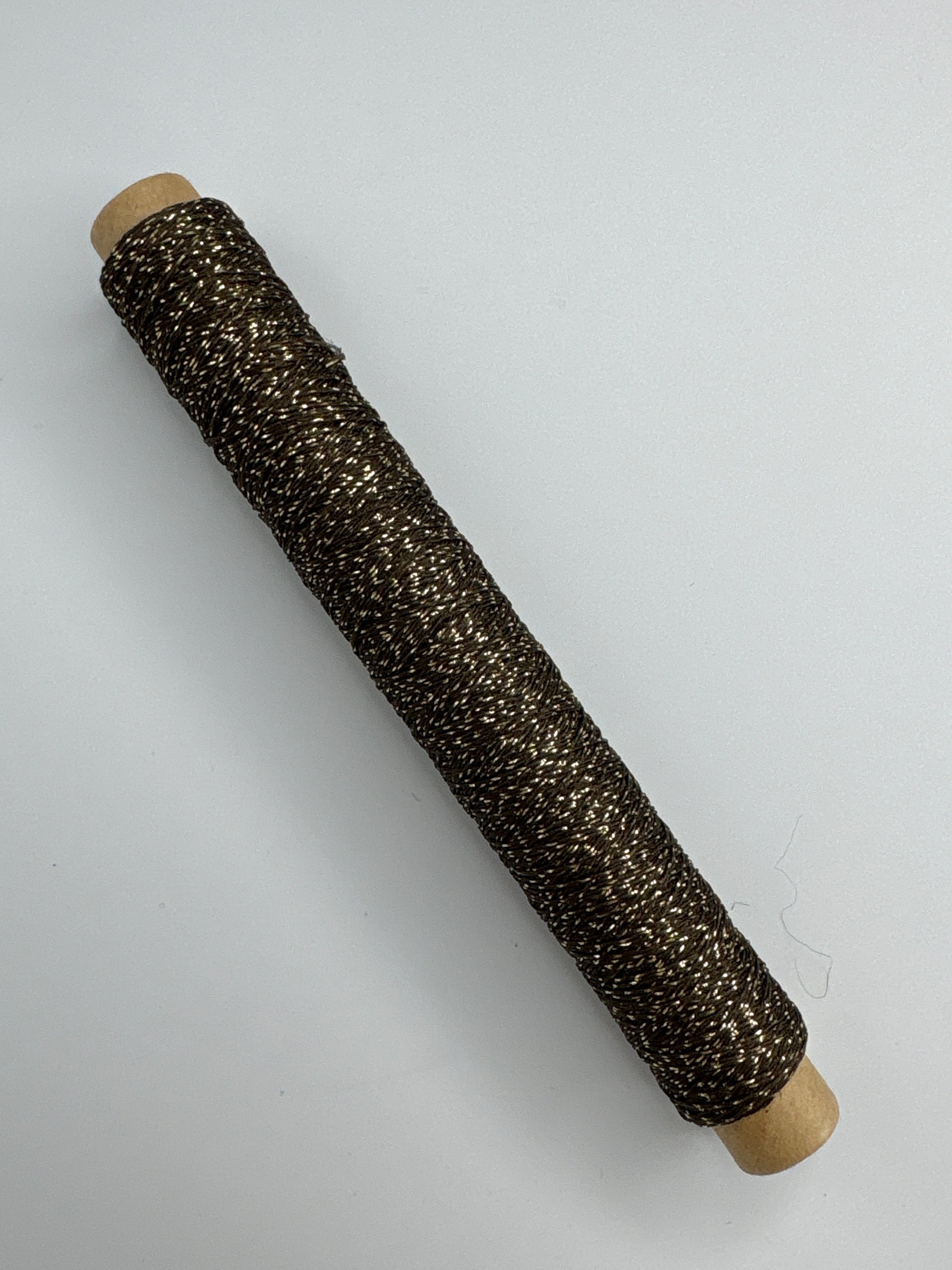 ラメックス　シガレット巻 100m（ラメ感しっかりある柔らかな刺繍糸）