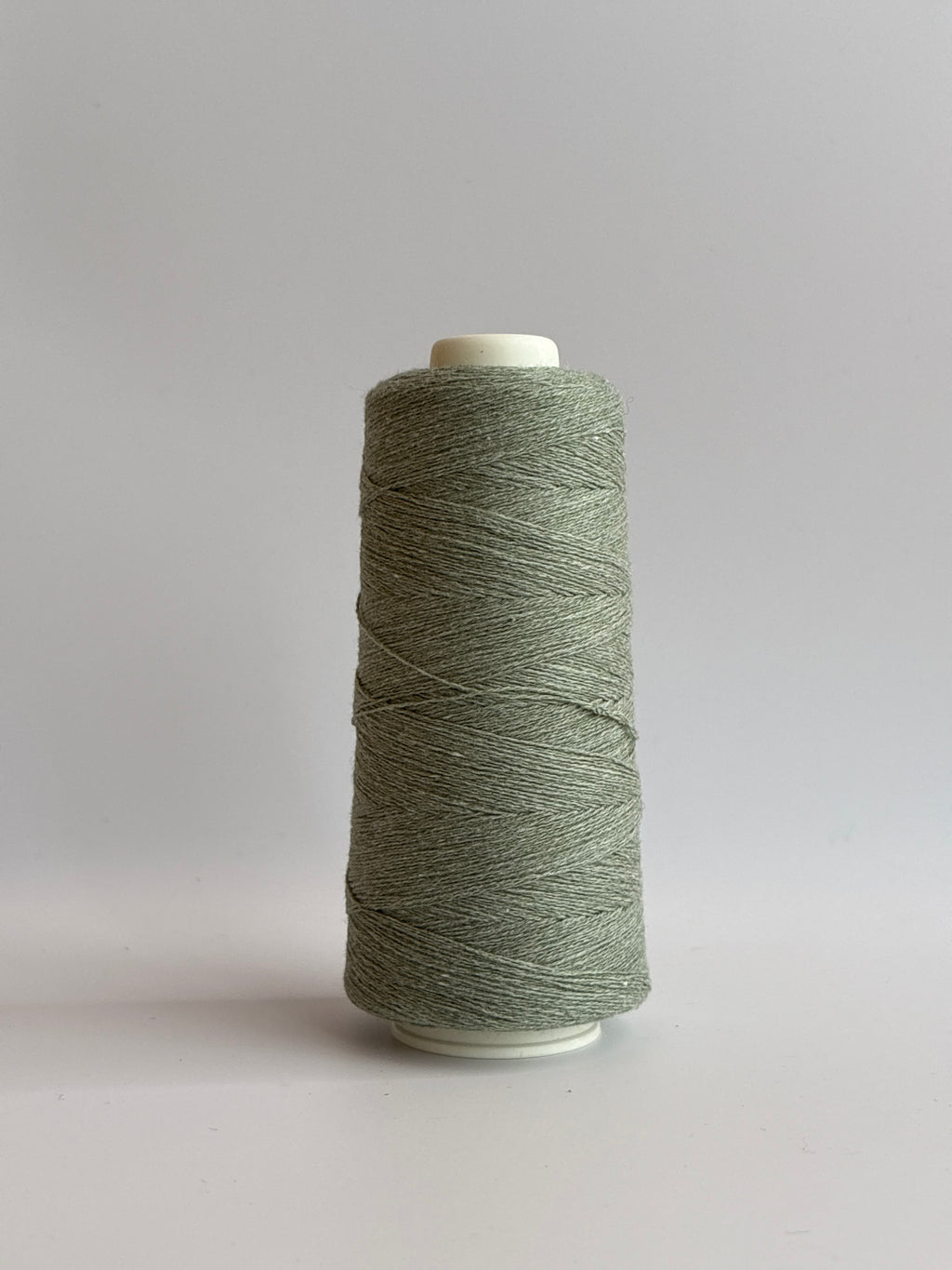 ハーフ　810m　工業用アクリルコットンミシン刺繍糸