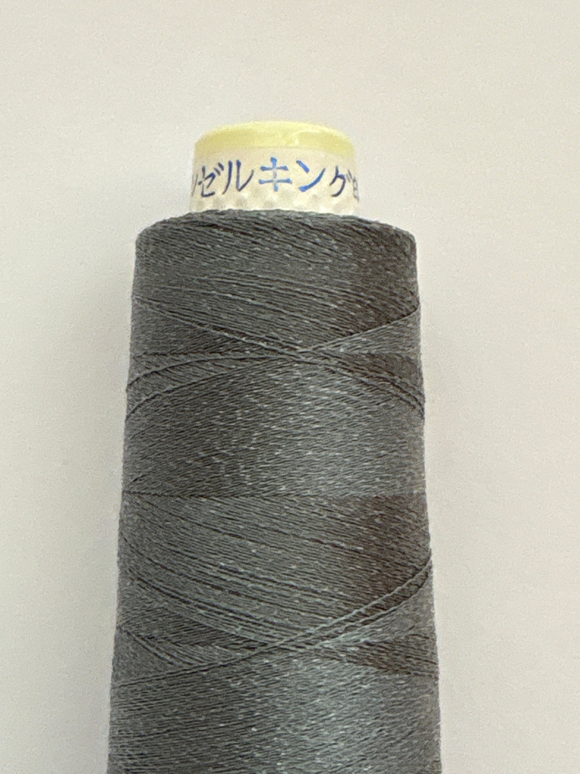 【在庫限りで終了】ソフトライズ800Ｆ（サガラ刺繍・編み糸におすすめ）1000m