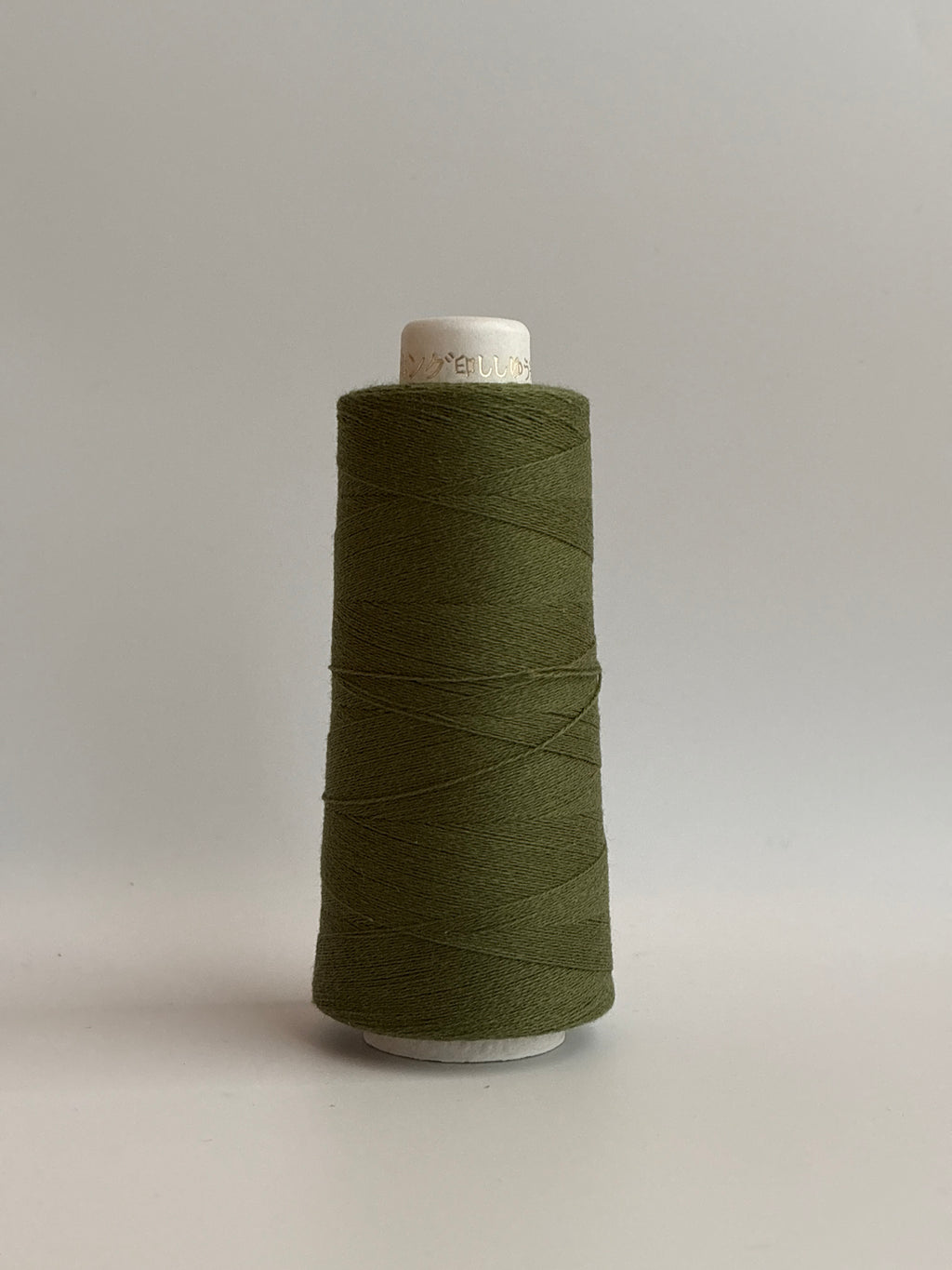 ハーフ　810m　工業用アクリルコットンミシン刺繍糸