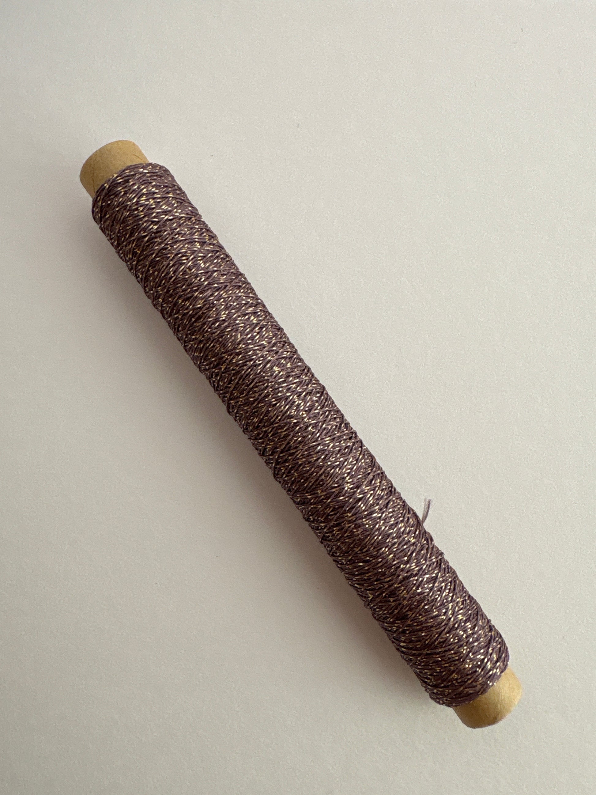 ラメックス　シガレット巻 100m（ラメ感しっかりある柔らかな刺繍糸）