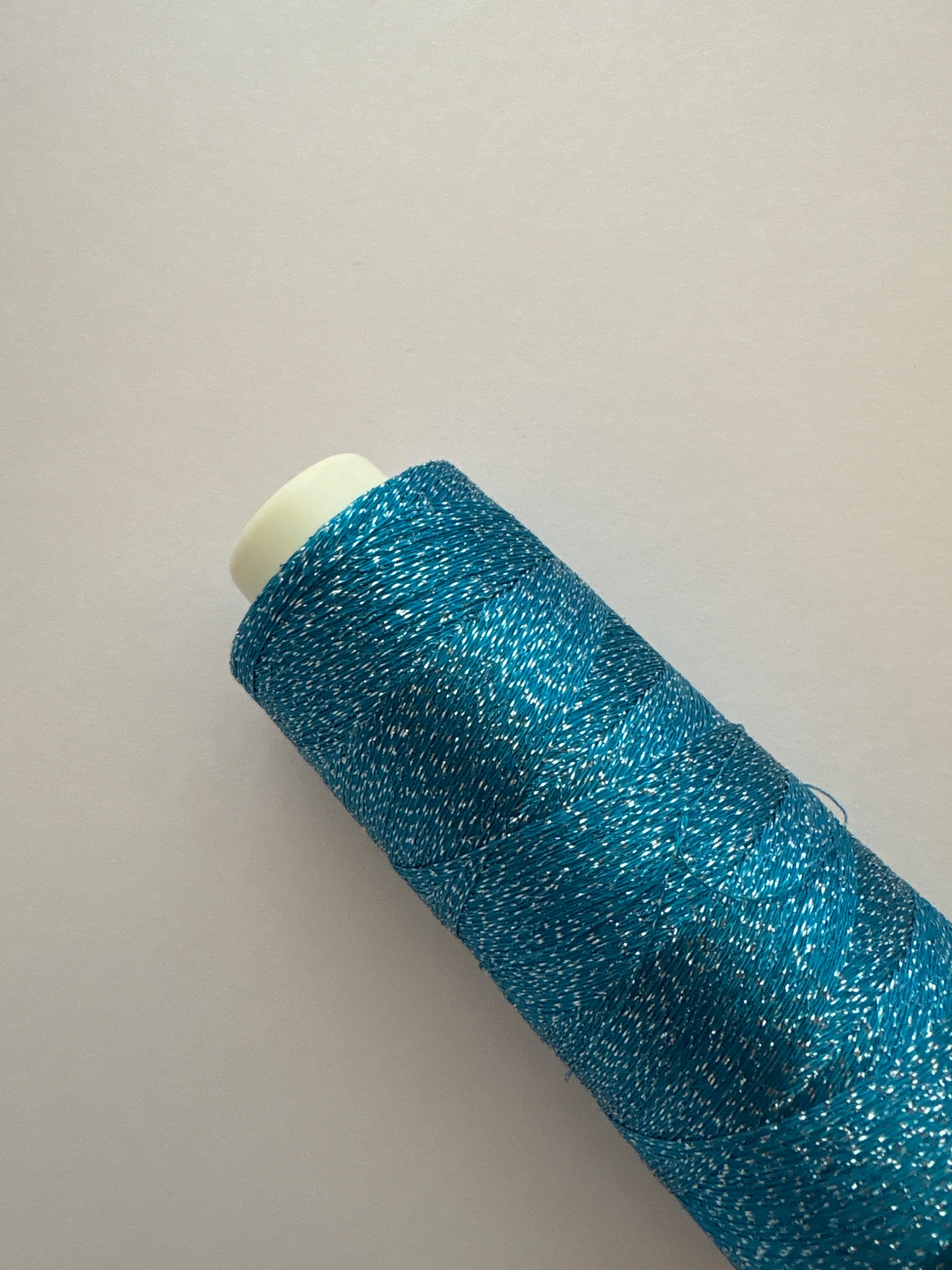 【在庫限りで終了】ソフトライズ700SG （サガラ刺繍・編み糸におすすめ）1000m
