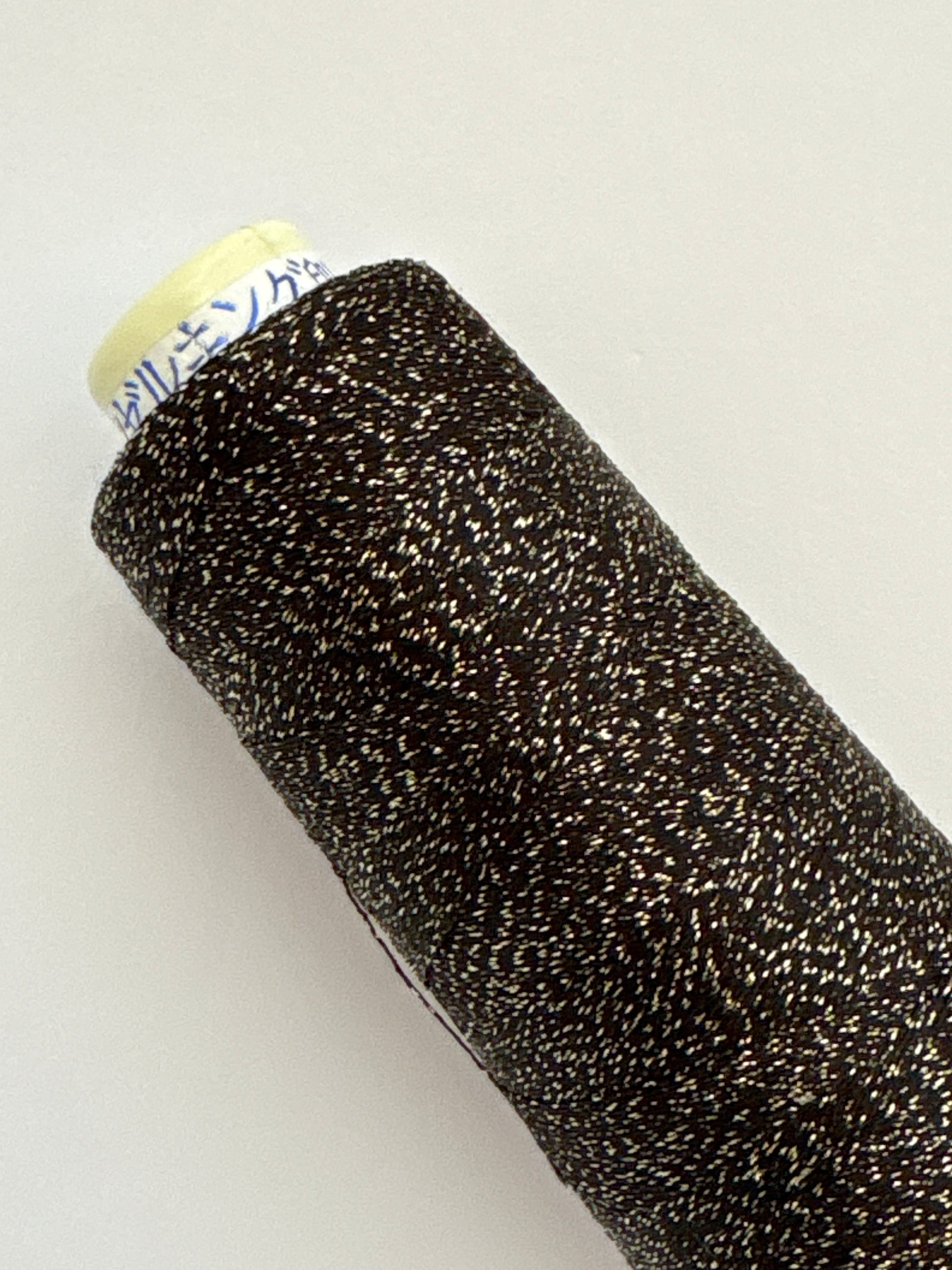 【在庫限りで終了】ソフトライズ700SG （サガラ刺繍・編み糸におすすめ）1000m