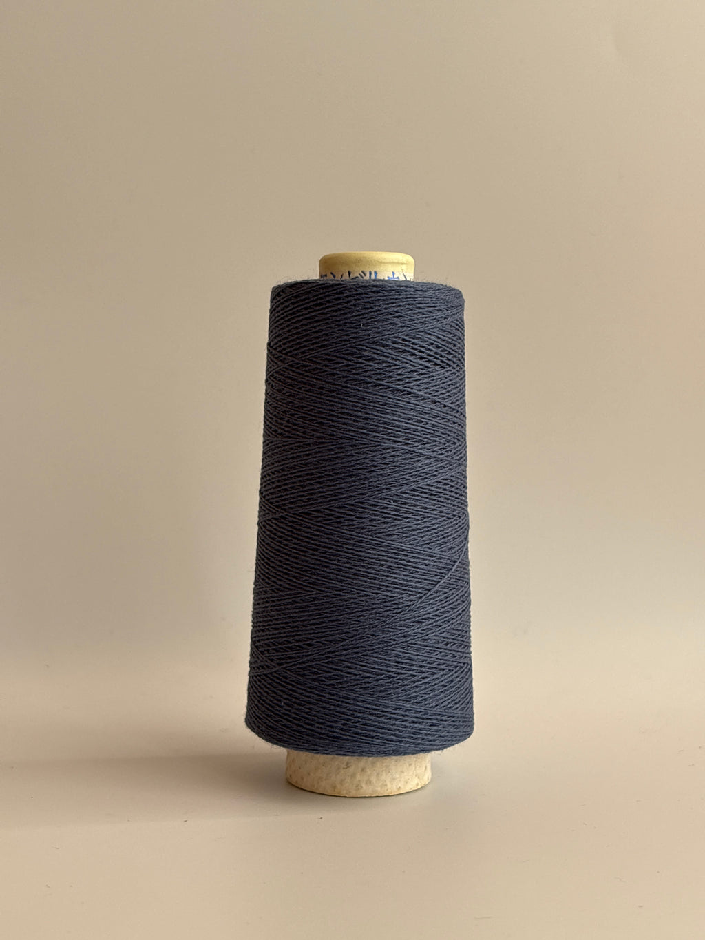 ハーフ　810m　工業用アクリルコットンミシン刺繍糸