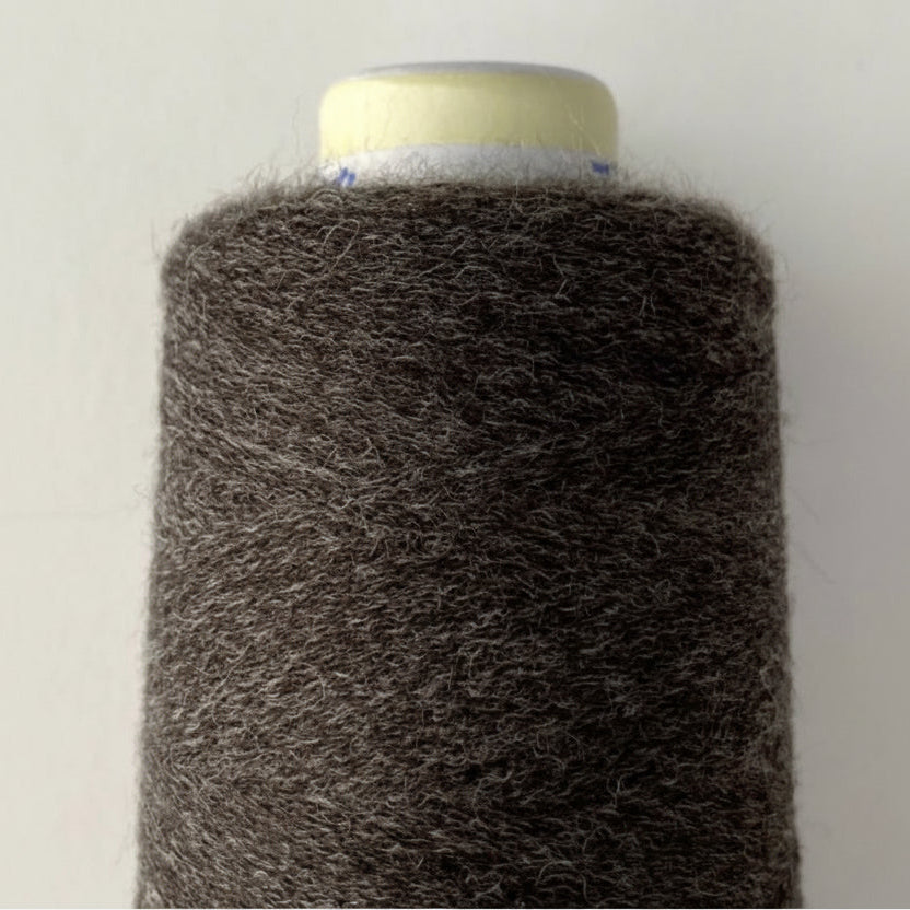 ミシン刺繍糸 フィールｿﾌﾄ（茶）エンゼルキング