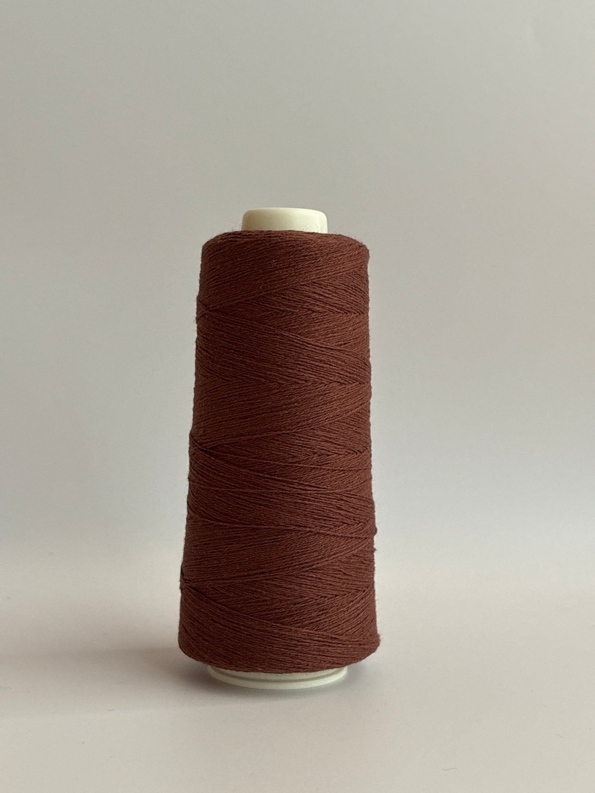 ハーフ　810m　工業用アクリルコットンミシン刺繍糸