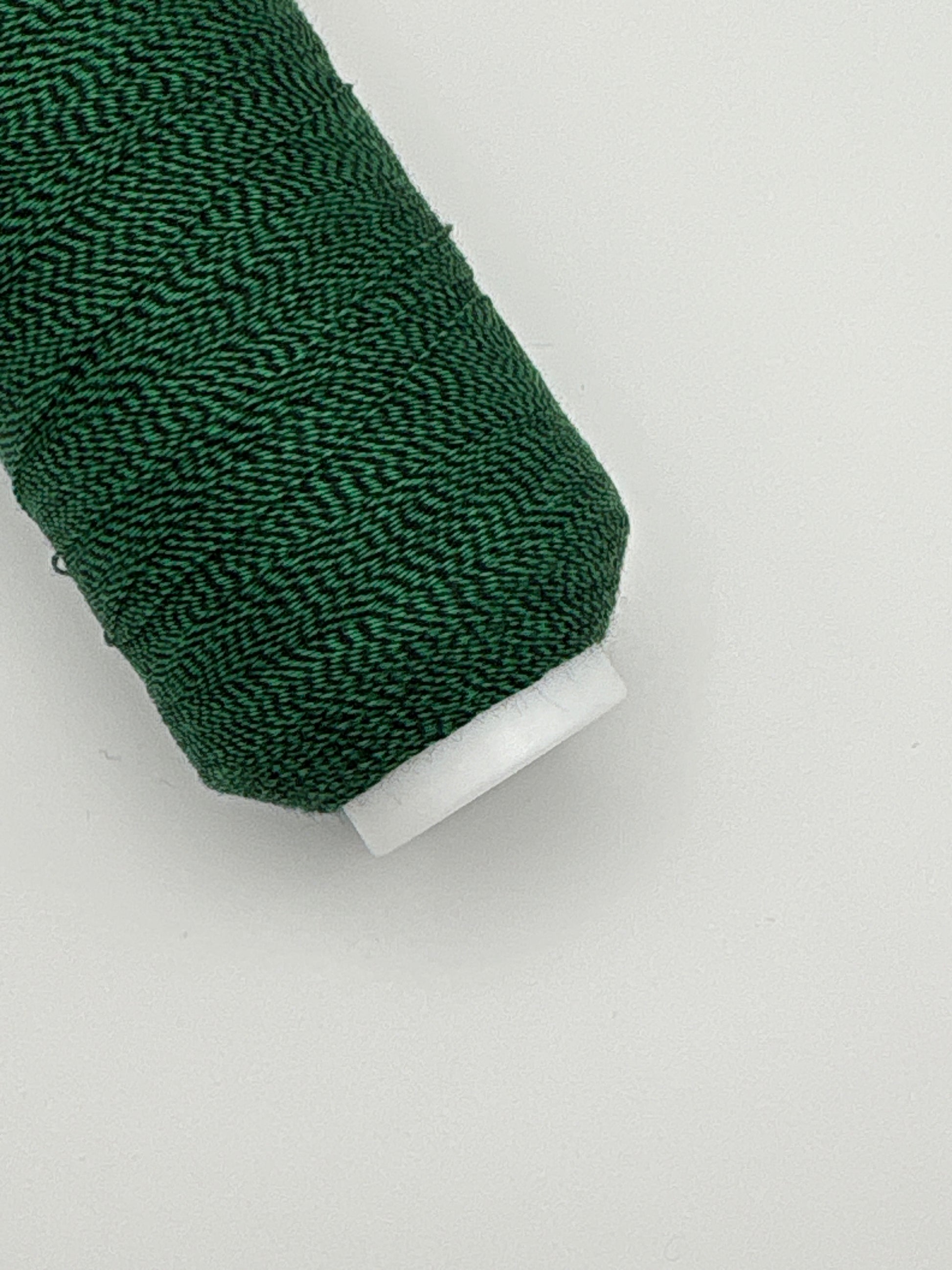 Sofel Mock (twisted yarn in two different colors) recommended for chain stitch and decorative embroidery.