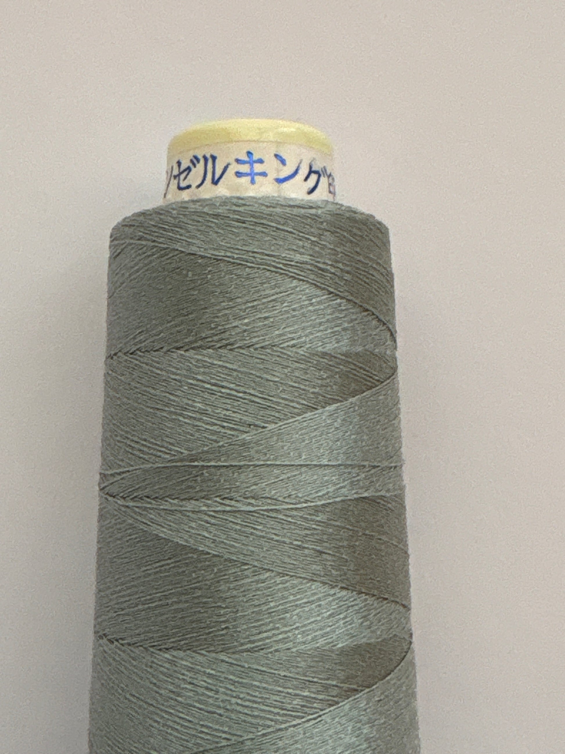 【在庫限りで終了】ソフトライズ800Ｆ（サガラ刺繍・編み糸におすすめ）1000m