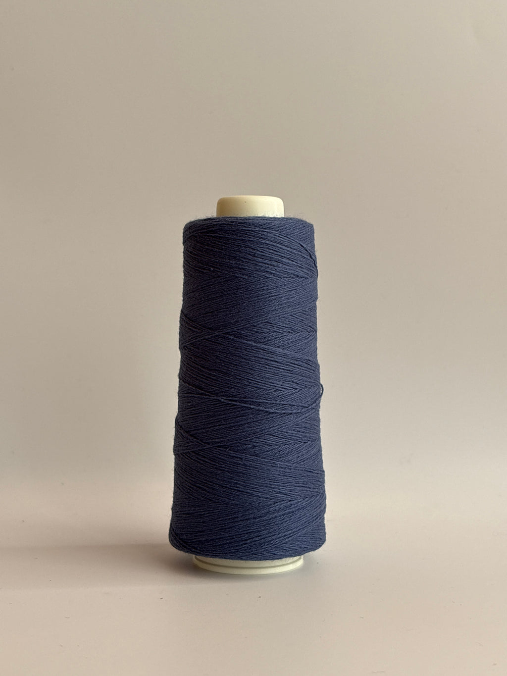 ハーフ　810m　工業用アクリルコットンミシン刺繍糸