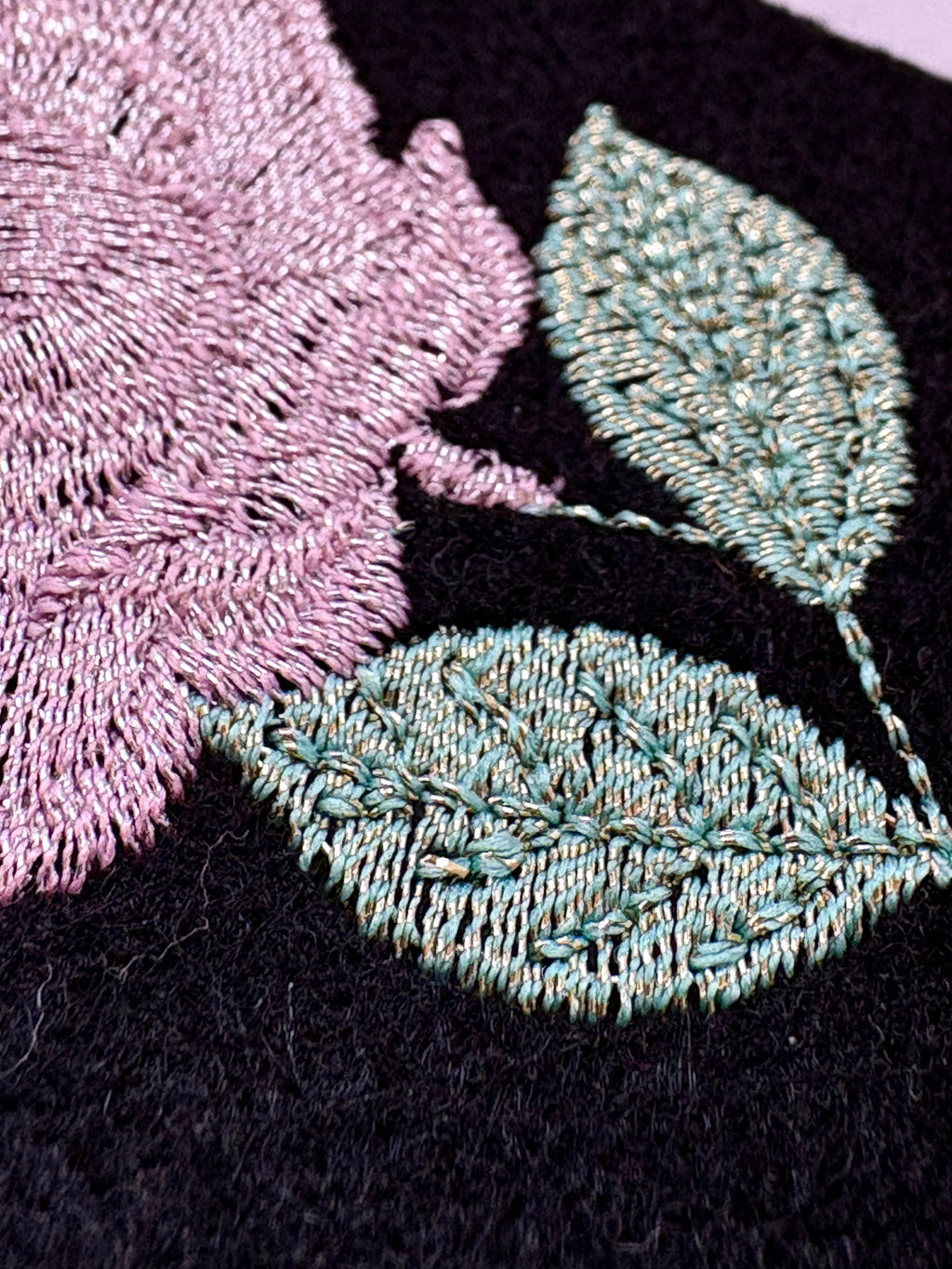 ミシン刺繍糸 ソフエル（ピンク）刺繍サンプル　エンゼルキング