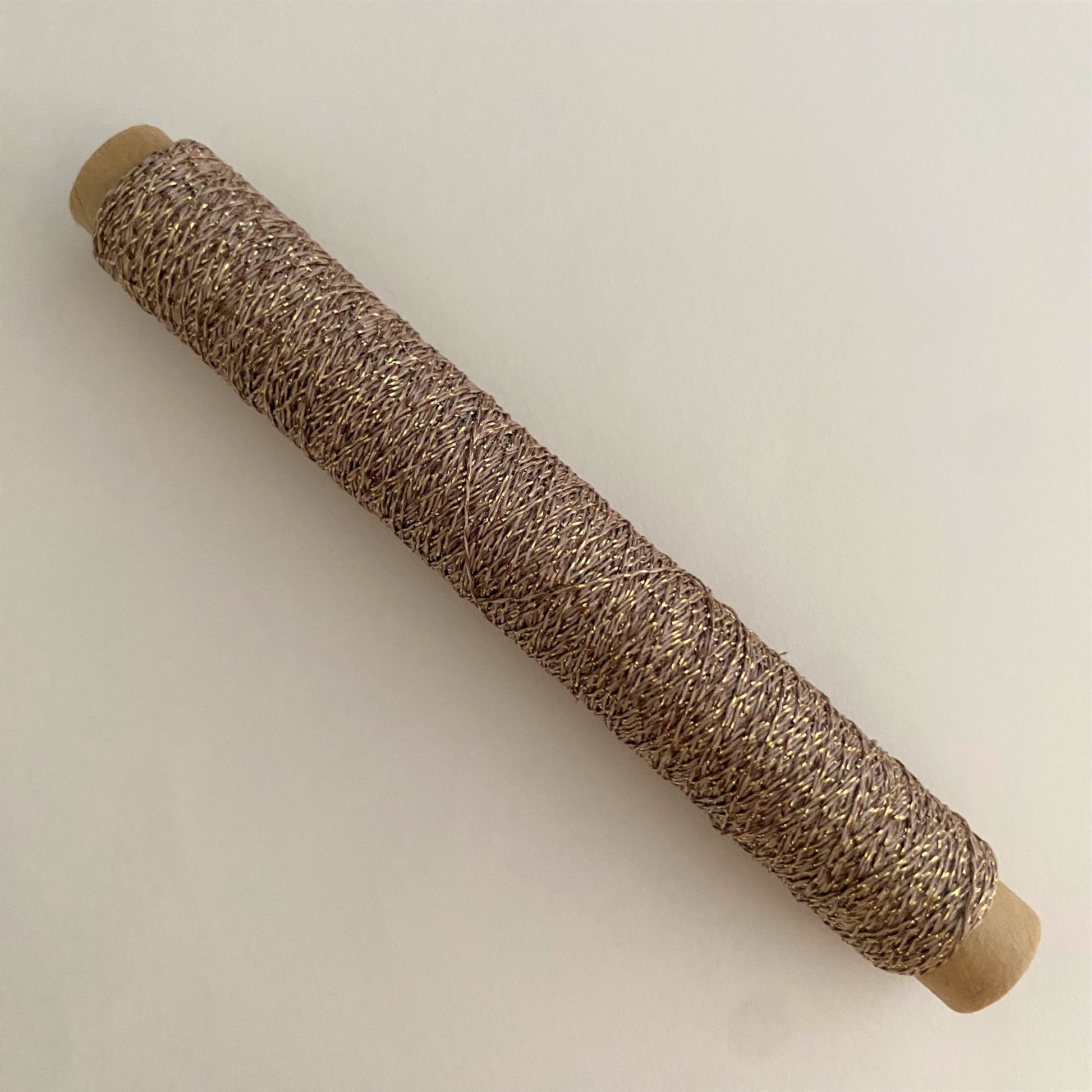 ラメックス　シガレット巻 100m（ラメ感しっかりある柔らかな刺繍糸）