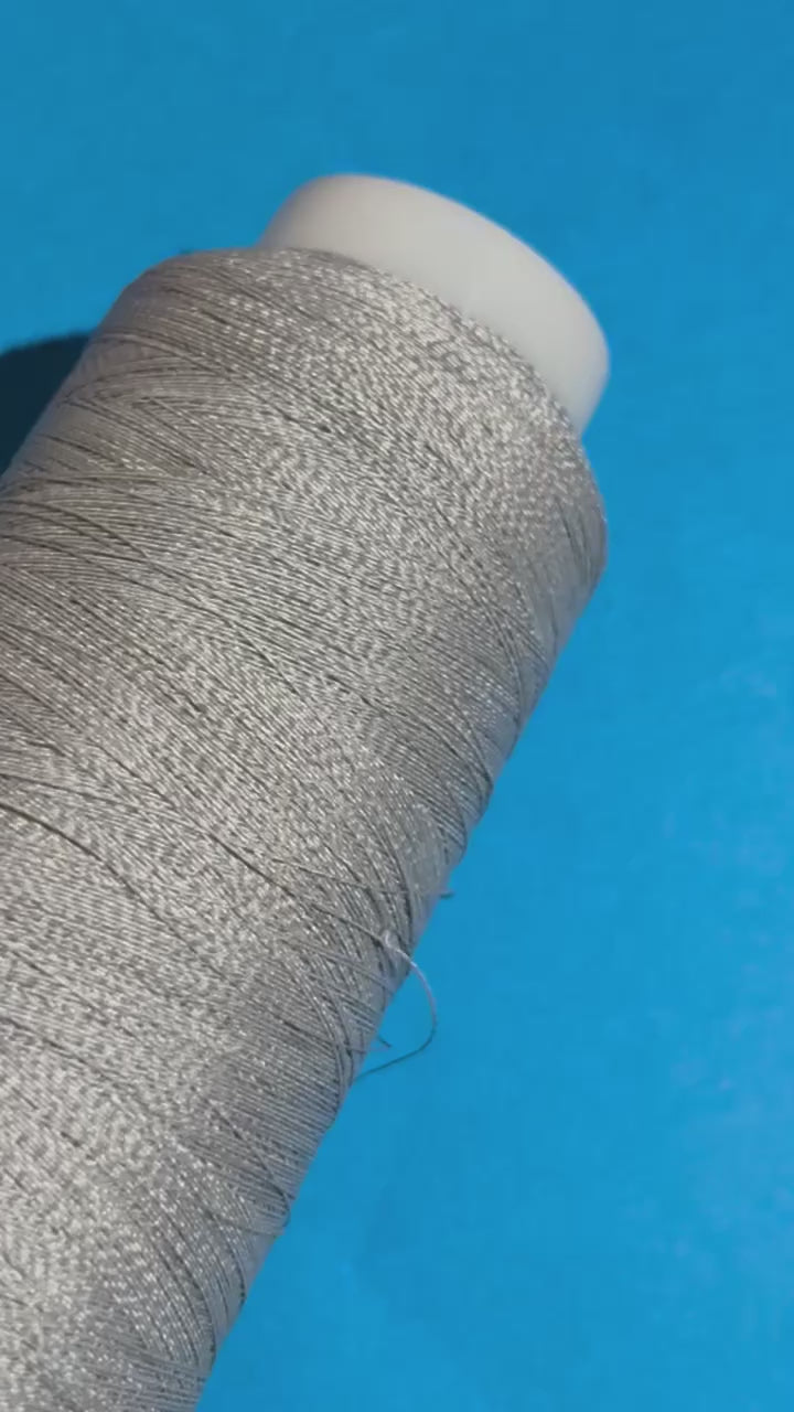 エンゼルキング反射糸（リフレクター糸）　光を反射する特殊工業用ミシン刺繍糸　1000m