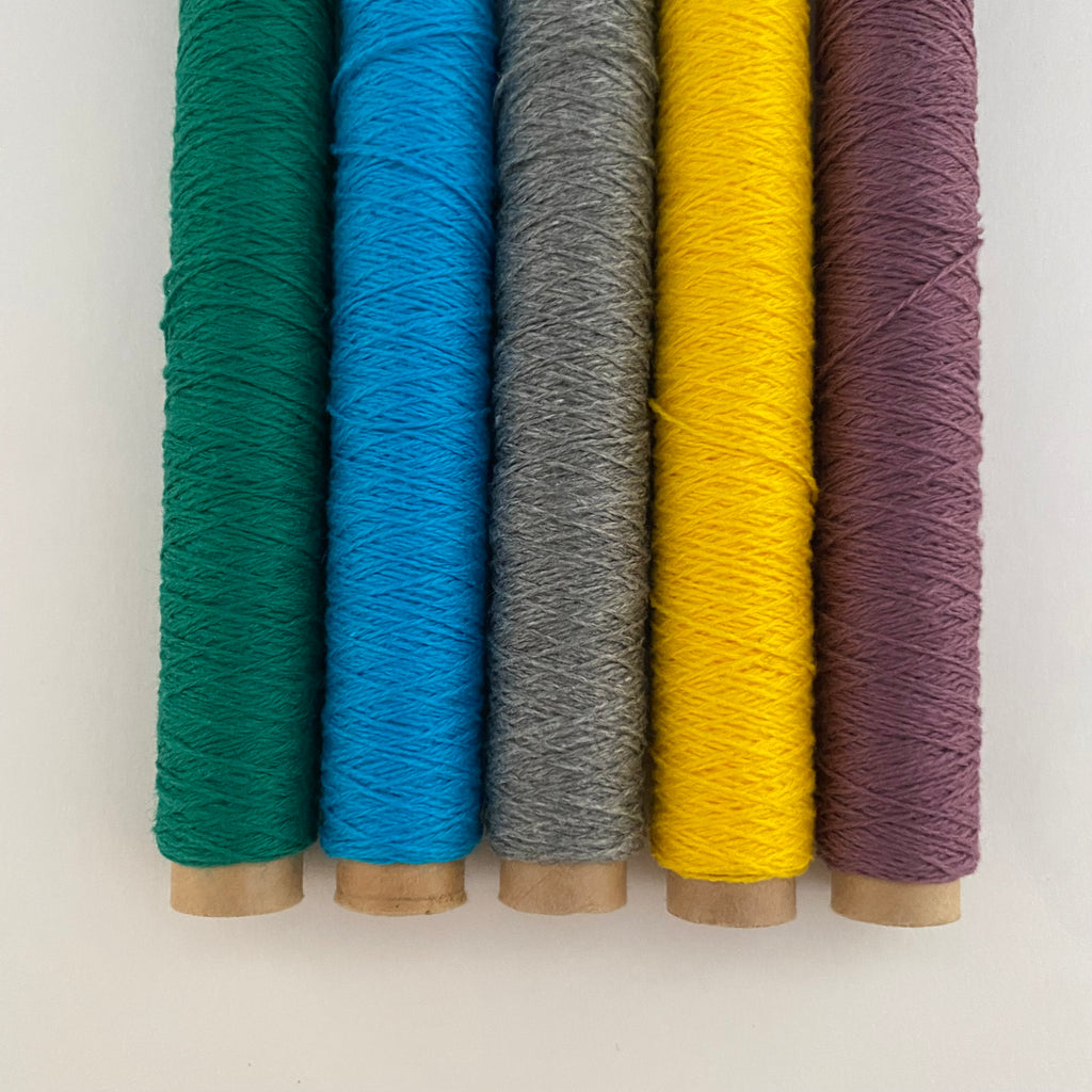 Recommended set for embroidery beginners: 50m x 5 colors (half size)