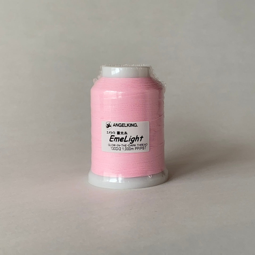ミシン刺繍糸 エメライト蓄光糸　pinkエンゼルキング