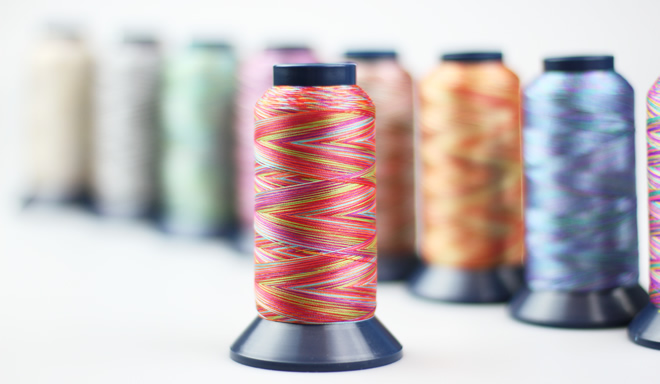 複数の色合いを1本で楽しめる刺繍糸 シルメイトマルチ